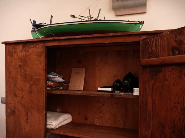 Armadio rustico in legno tenero  - Asta La casa moderna - Associazione Nazionale - Case d'Asta italiane