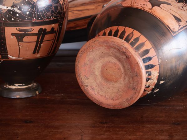 Due vasi di gusto archeologico  - Asta La casa moderna - Associazione Nazionale - Case d'Asta italiane