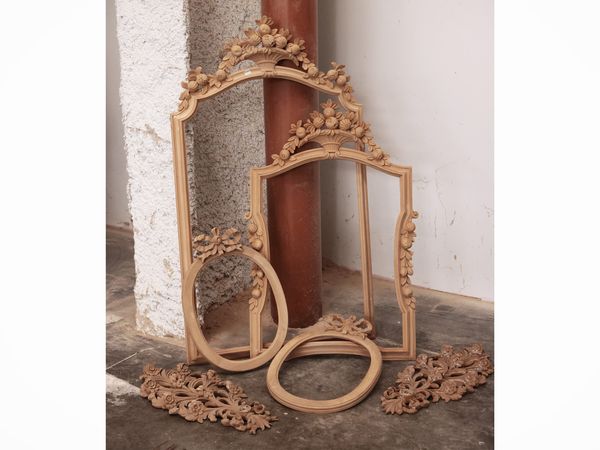 Lotto di cornici in legno grezzo  - Asta La casa moderna - Associazione Nazionale - Case d'Asta italiane