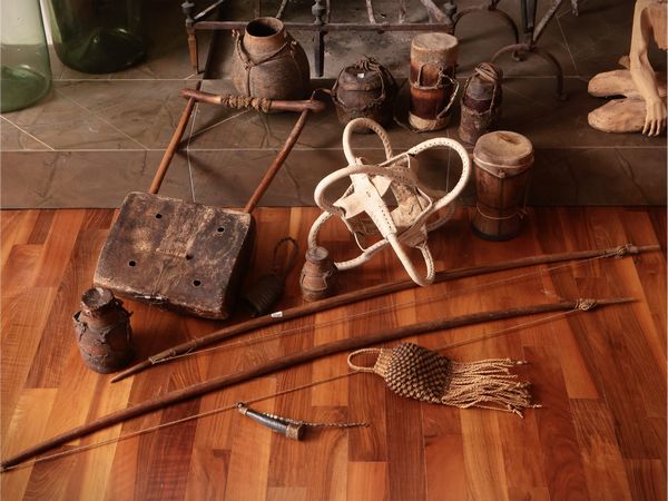 Assortimento di strumenti musicali tribali  - Asta La casa moderna - Associazione Nazionale - Case d'Asta italiane