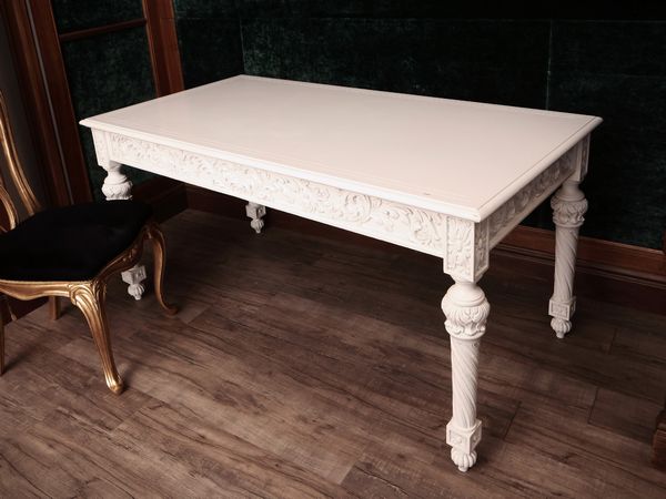 Tavolo da pranzo in legno intagliato e laccato bianco  - Asta La casa moderna - Associazione Nazionale - Case d'Asta italiane