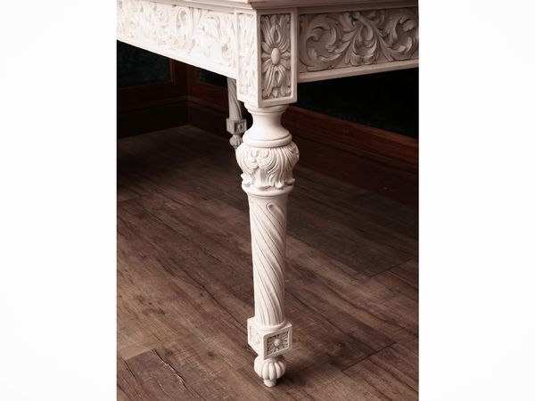 Tavolo da pranzo in legno intagliato e laccato bianco  - Asta La casa moderna - Associazione Nazionale - Case d'Asta italiane