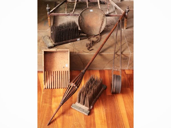 Assortimento di antichi attrezzi in ferro  - Asta La casa moderna - Associazione Nazionale - Case d'Asta italiane