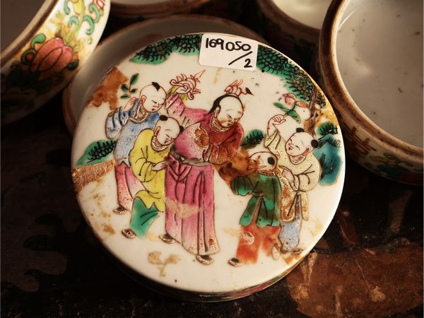 Coppia di scatole portavivande in porcellana  - Asta La casa moderna - Associazione Nazionale - Case d'Asta italiane