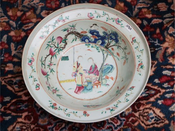 Grande bacile in porcellana  - Asta La casa moderna - Associazione Nazionale - Case d'Asta italiane