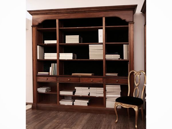 Grande libreria a giorno in satinwood  - Asta La casa moderna - Associazione Nazionale - Case d'Asta italiane