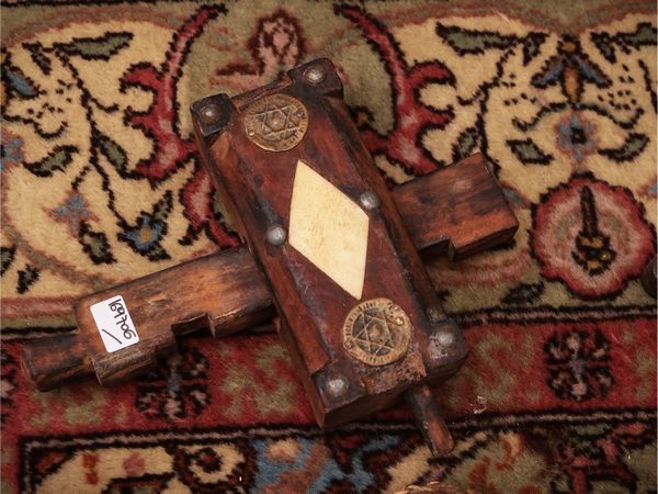 Lotto di curiosit d'epoca  - Asta La casa moderna - Associazione Nazionale - Case d'Asta italiane