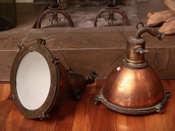 Coppia di antiche lampare in rame  - Asta La casa moderna - Associazione Nazionale - Case d'Asta italiane