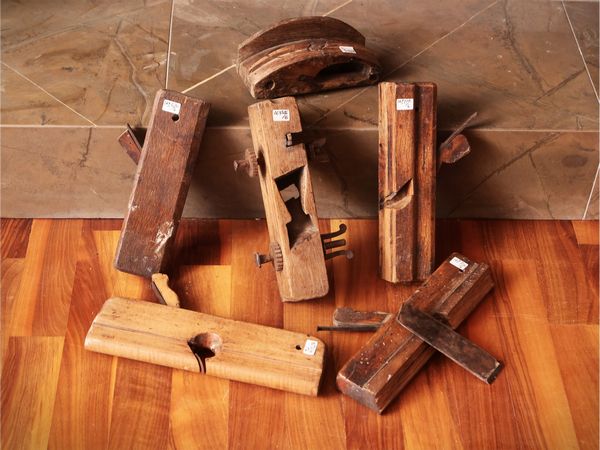 Sei antiche pialle da falegname  - Asta La casa moderna - Associazione Nazionale - Case d'Asta italiane