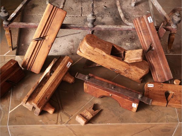 Sette antiche pialle da falegname  - Asta La casa moderna - Associazione Nazionale - Case d'Asta italiane