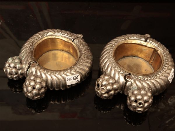 Coppia di grandi bracciali tribali africani in metallo  - Asta La casa moderna - Associazione Nazionale - Case d'Asta italiane