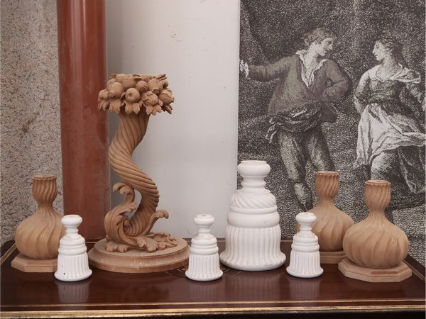 Assortimento di basi in legno  - Asta La casa moderna - Associazione Nazionale - Case d'Asta italiane