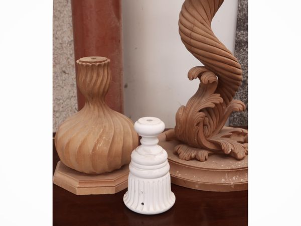 Assortimento di basi in legno  - Asta La casa moderna - Associazione Nazionale - Case d'Asta italiane