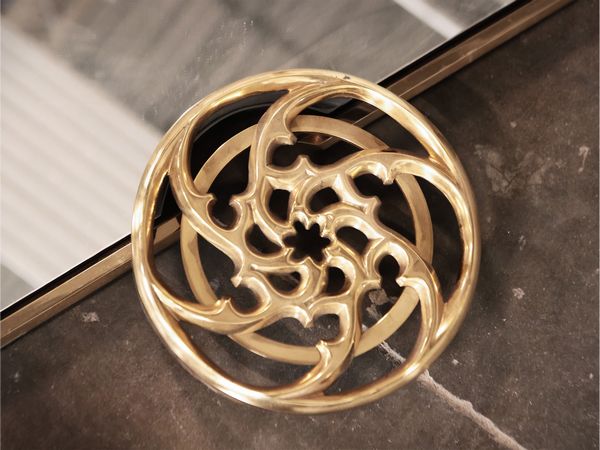 Specchiera con cornice in ottone  - Asta La casa moderna - Associazione Nazionale - Case d'Asta italiane