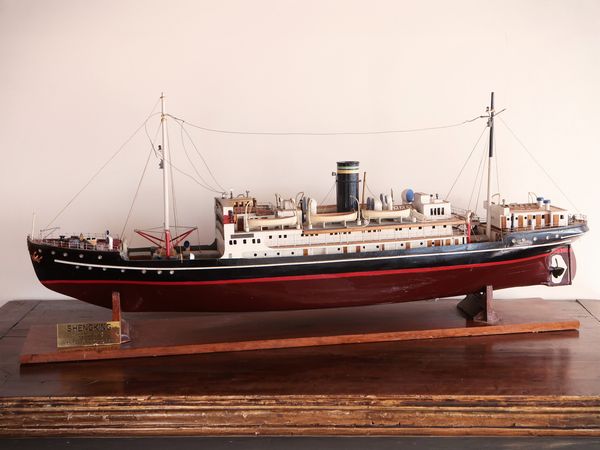 Modellino della nave passeggeri Shengking in metallo e altri materiali  - Asta La casa moderna - Associazione Nazionale - Case d'Asta italiane
