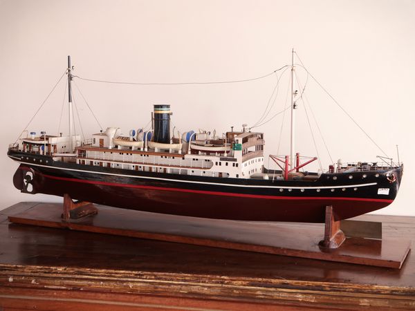 Modellino della nave passeggeri Shengking in metallo e altri materiali  - Asta La casa moderna - Associazione Nazionale - Case d'Asta italiane