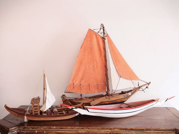 Tre modellini di barche in legno da collezione  - Asta La casa moderna - Associazione Nazionale - Case d'Asta italiane