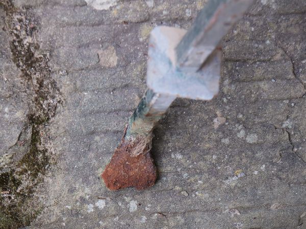 Coppia di sostegni a stelo da giardino per lanterne  - Asta La casa moderna - Associazione Nazionale - Case d'Asta italiane