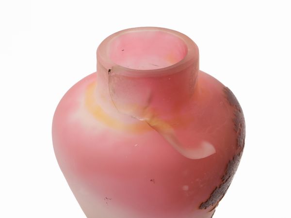 Piccolo vaso in vetro doppio a cammeo  - Asta La casa moderna - Associazione Nazionale - Case d'Asta italiane