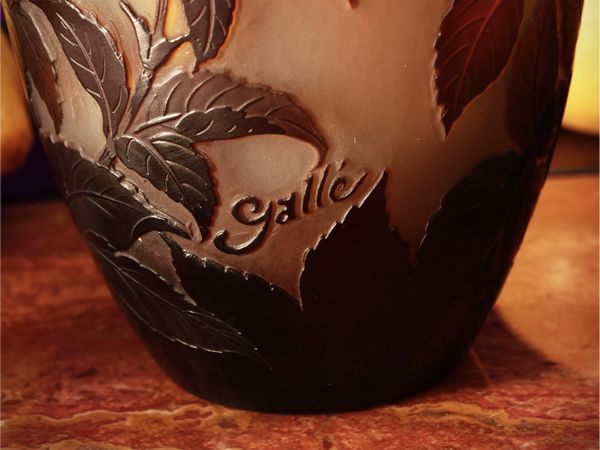 Émile Gallé : Vaso in vetro doppio a cammeo,  - Asta La casa moderna - Associazione Nazionale - Case d'Asta italiane