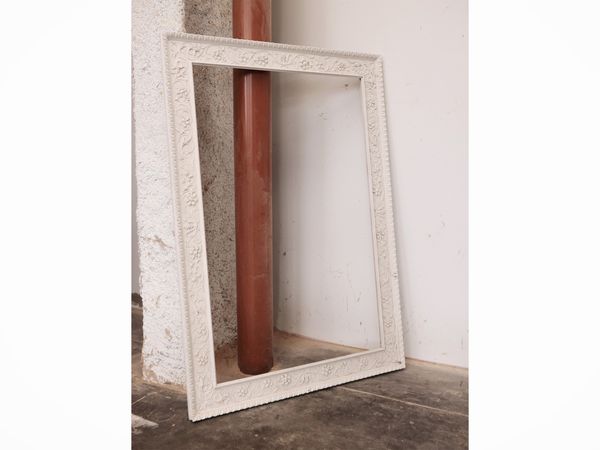 Grande cornice in legno intagliato e laccato bianco  - Asta La casa moderna - Associazione Nazionale - Case d'Asta italiane