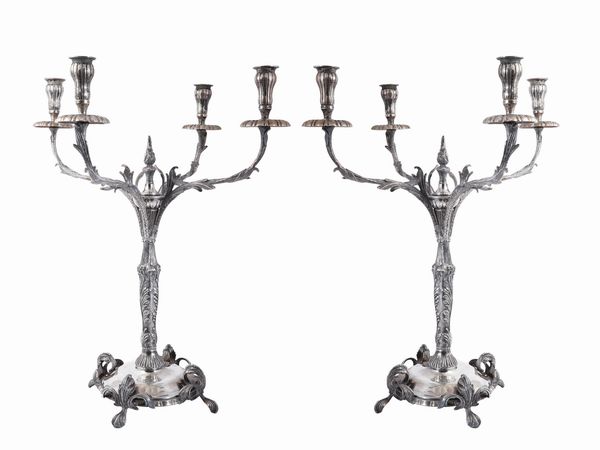 Coppia di grandi candelabri in argento  - Asta La casa moderna - Associazione Nazionale - Case d'Asta italiane