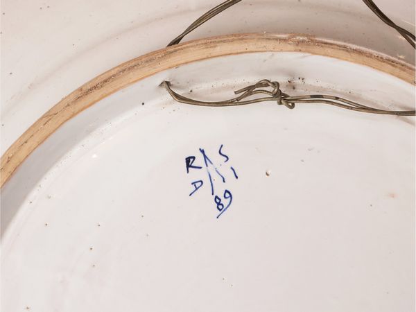 Piatto da parata in ceramica, Femminilit 1931  - Asta La casa moderna - Associazione Nazionale - Case d'Asta italiane