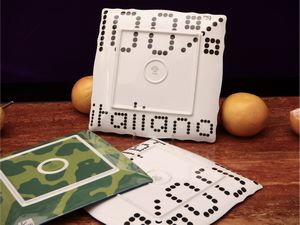 Tre piatti in porcellana, serie Metroquadro, Paola Navone per Richard Ginori  - Asta La casa moderna - Associazione Nazionale - Case d'Asta italiane