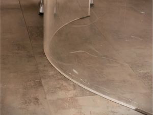 Tavolo di gusto contemporaneo  - Asta La casa moderna - Associazione Nazionale - Case d'Asta italiane