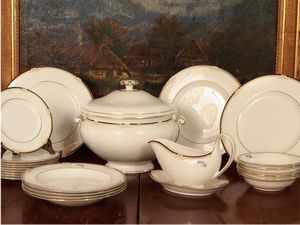 Servizio di piatti in porcellana, modello Cavendish, Wedgwood  - Asta La casa moderna - Associazione Nazionale - Case d'Asta italiane