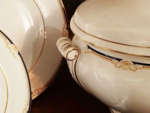Servizio di piatti in porcellana, modello Cavendish, Wedgwood  - Asta La casa moderna - Associazione Nazionale - Case d'Asta italiane
