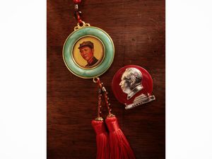 Coppia di personaggi della Rivoluzione Culturale Cinese  - Asta La casa moderna - Associazione Nazionale - Case d'Asta italiane