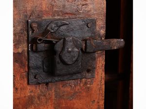 Armadio rustico in legno tenero  - Asta La casa moderna - Associazione Nazionale - Case d'Asta italiane