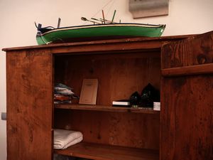 Armadio rustico in legno tenero  - Asta La casa moderna - Associazione Nazionale - Case d'Asta italiane