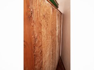 Armadio rustico in legno tenero  - Asta La casa moderna - Associazione Nazionale - Case d'Asta italiane