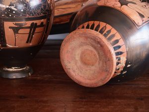 Due vasi di gusto archeologico  - Asta La casa moderna - Associazione Nazionale - Case d'Asta italiane