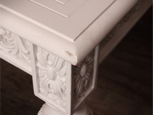 Tavolo da pranzo in legno intagliato e laccato bianco  - Asta La casa moderna - Associazione Nazionale - Case d'Asta italiane