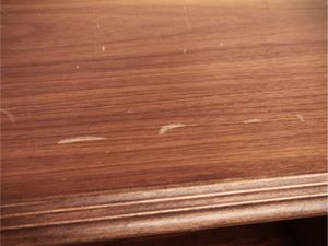 Grande libreria a giorno in satinwood  - Asta La casa moderna - Associazione Nazionale - Case d'Asta italiane