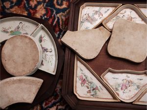 Due centrotavaola in porcellana  - Asta La casa moderna - Associazione Nazionale - Case d'Asta italiane