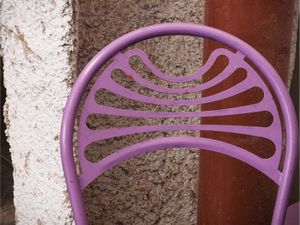 Serie di quattro sedie da giardino laccate lilla  - Asta La casa moderna - Associazione Nazionale - Case d'Asta italiane