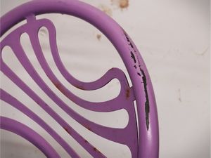 Serie di quattro sedie da giardino laccate lilla  - Asta La casa moderna - Associazione Nazionale - Case d'Asta italiane