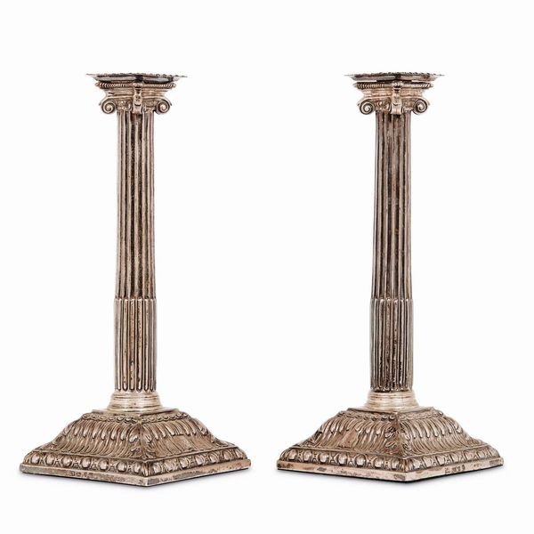 COPPIA DI CANDELABRI, LONDRA, ARGENTIERE LOUIS BLACK, 1765  - Asta INTERNATIONAL FINE ART - Associazione Nazionale - Case d'Asta italiane