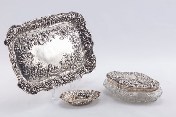 Lotto di tre oggetti  - Asta Argenti del XX Secolo - Associazione Nazionale - Case d'Asta italiane