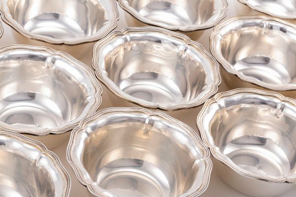 Miracoli : Dodici ciotole lavadita  - Asta Argenti del XX Secolo - Associazione Nazionale - Case d'Asta italiane