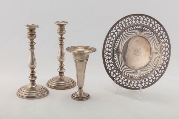 Lotto di quattro oggetti  - Asta Argenti del XX Secolo - Associazione Nazionale - Case d'Asta italiane