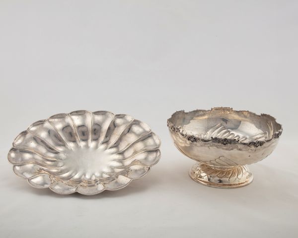 Centrotavola e bacile  - Asta Argenti del XX Secolo - Associazione Nazionale - Case d'Asta italiane