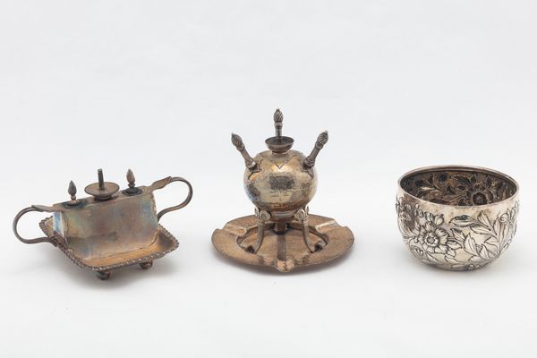 Lotto di tre oggetti  - Asta Argenti del XX Secolo - Associazione Nazionale - Case d'Asta italiane