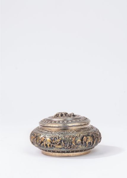 Scatola orientale  - Asta Argenti del XX Secolo - Associazione Nazionale - Case d'Asta italiane