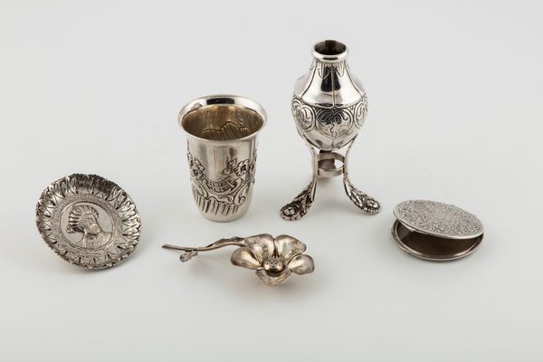 Lotto di cinque oggetti  - Asta Argenti del XX Secolo - Associazione Nazionale - Case d'Asta italiane