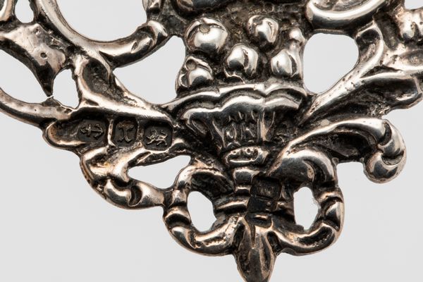 Fermarcarte e fibbia  - Asta Argenti del XX Secolo - Associazione Nazionale - Case d'Asta italiane